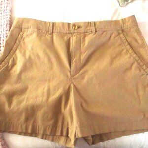 BANANA REPUBLIC CHINO SHORTS Size 12 Khaki Color Flat Front & Zipper